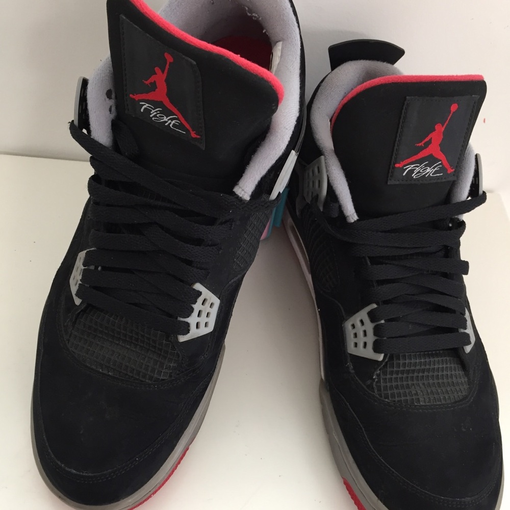 Air Jordan 4 Retro “Countdown Pack” 1999